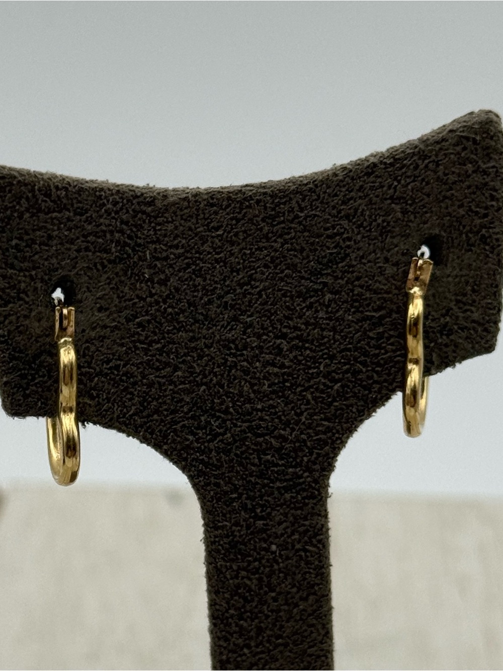 14k Gold Twisted Heart Hoop Earrings - Women's Jewelry - Picture 3 of 7